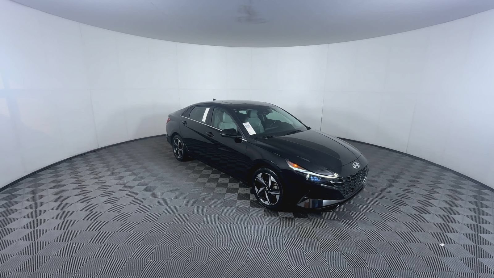 Used 2023 Onyx Black Hyundai Limited image 2