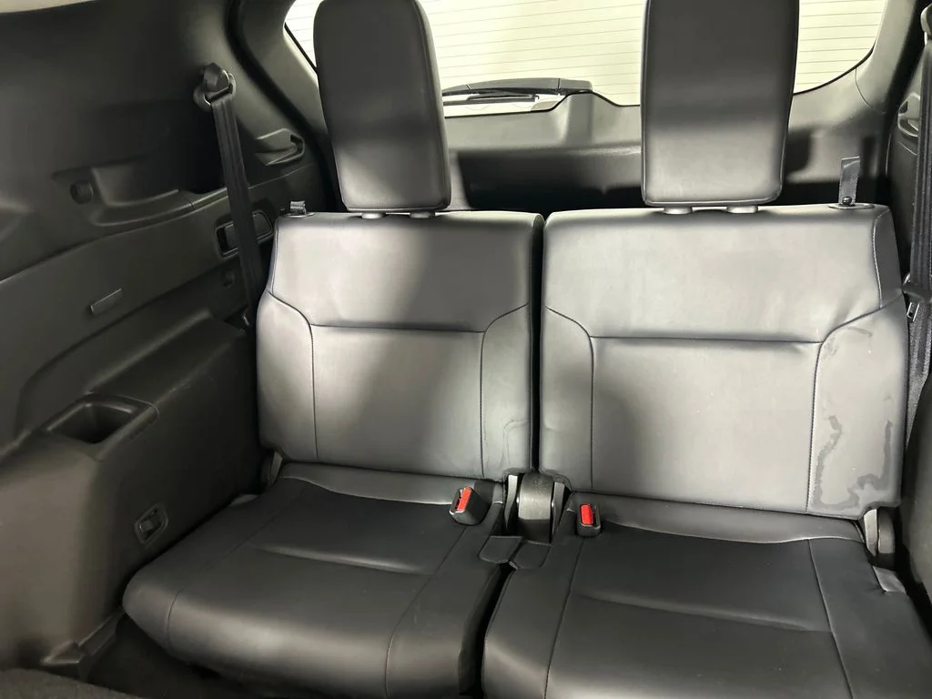 Used 2025 Black Mitsubishi SE image 18