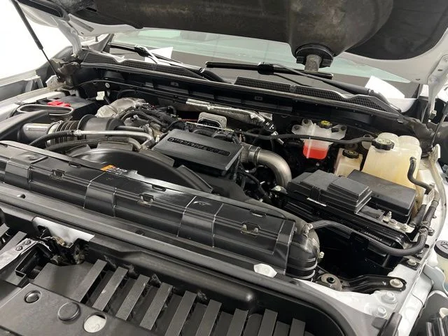 Used 2024 White GMC AT4 image 60