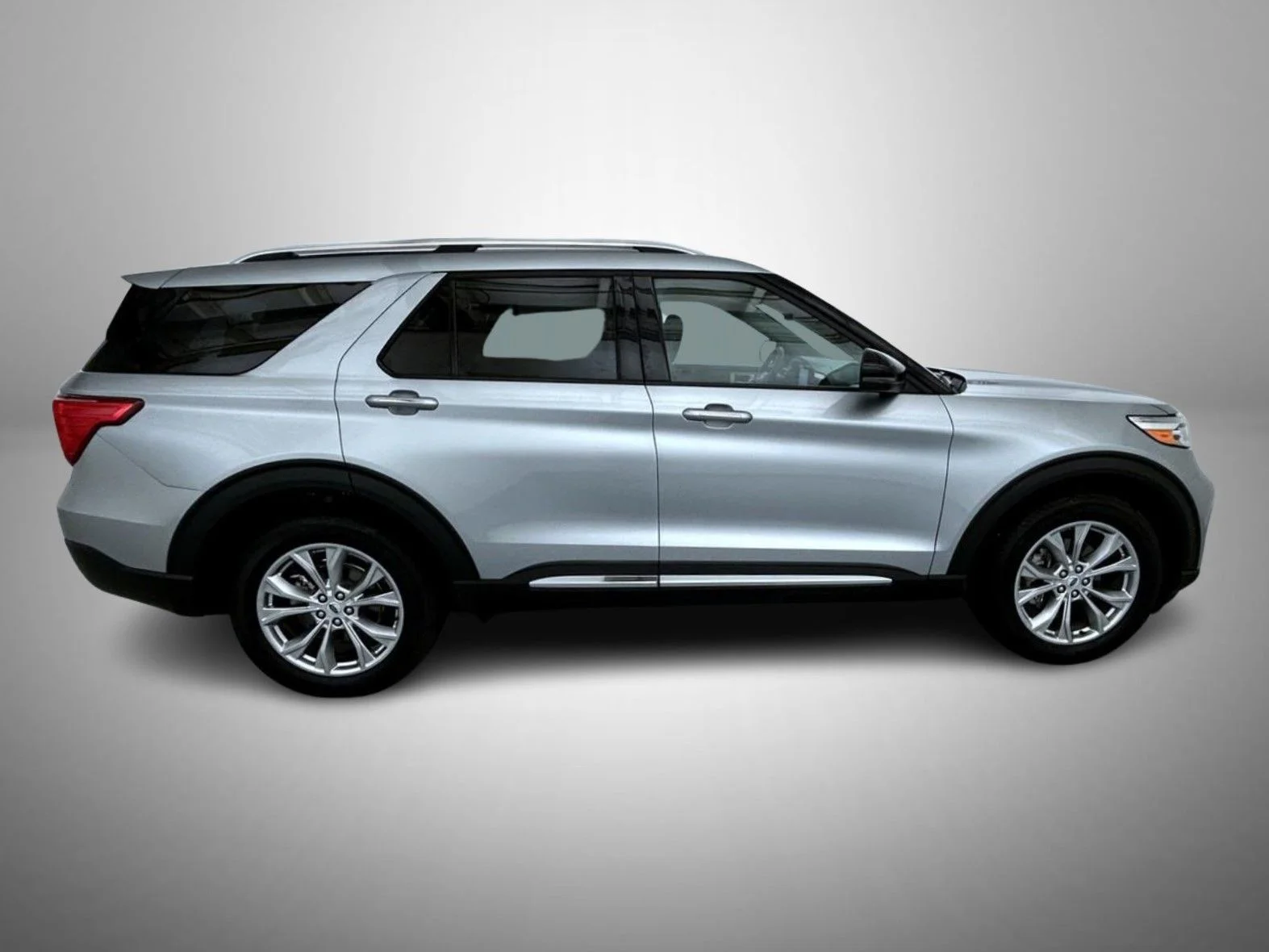 Used 2024 Silver Ford Limited image 4