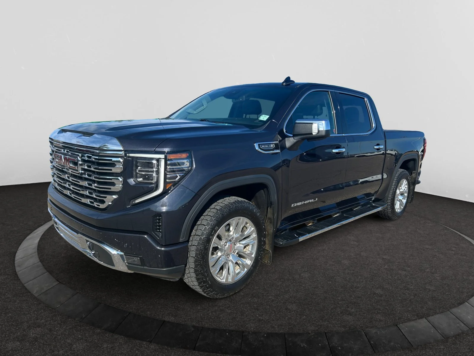 Used 2023 TITANTIUM RUSH GMC Denali Crew Cab image 1