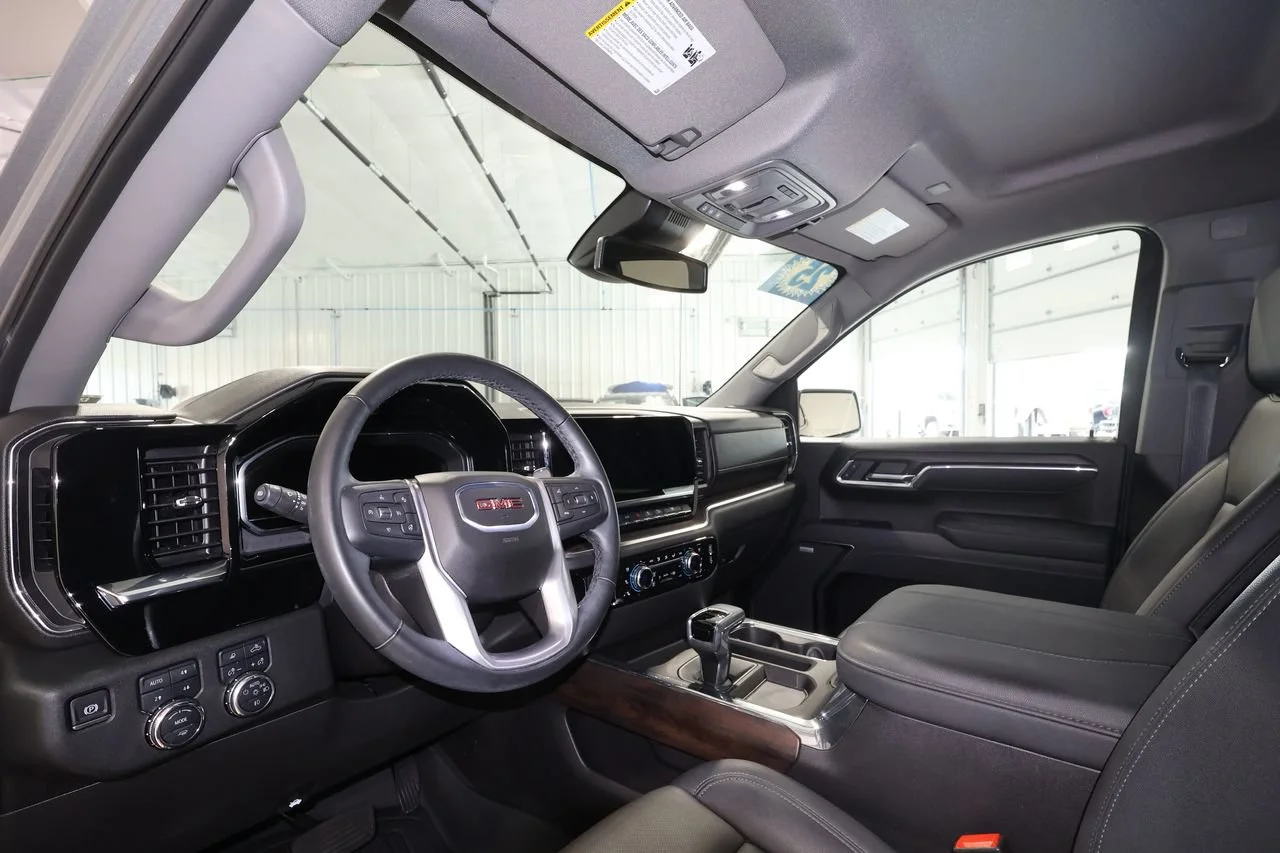 Used 2025 Sterling Metallic GMC SLT image 9
