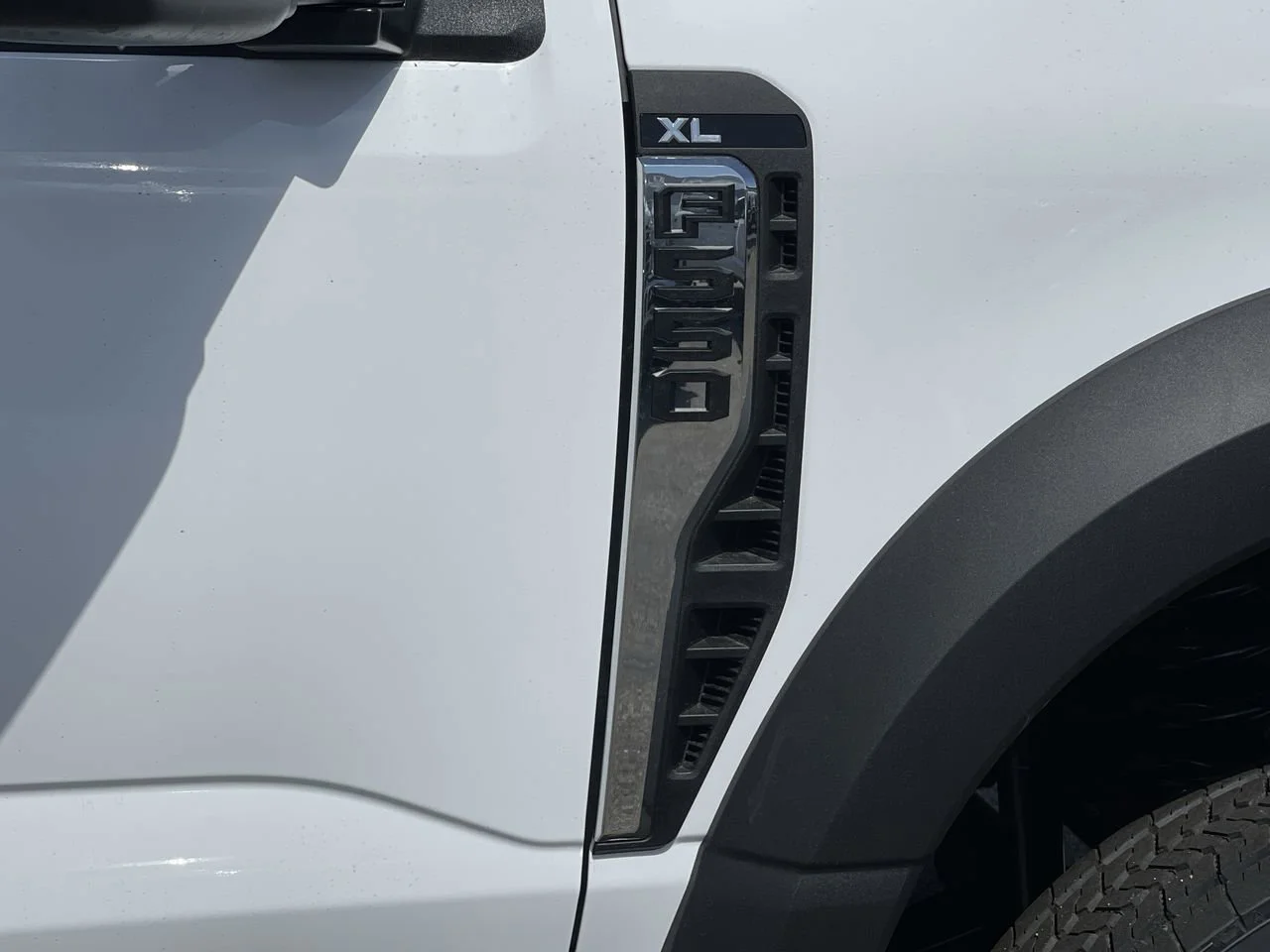 New 2026 Oxford White Ford XL image 8