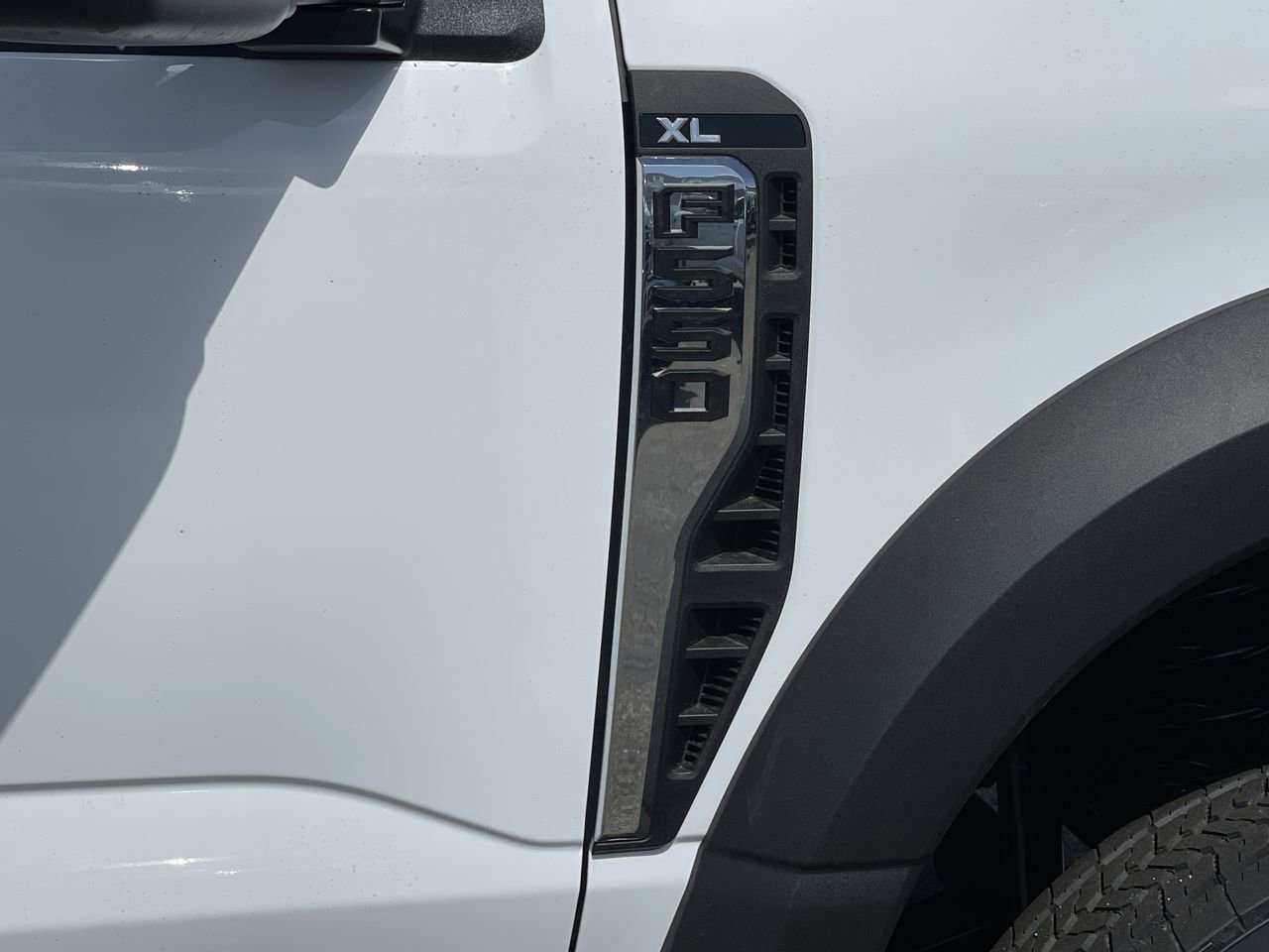 New 2026 Oxford White Ford XL image 8