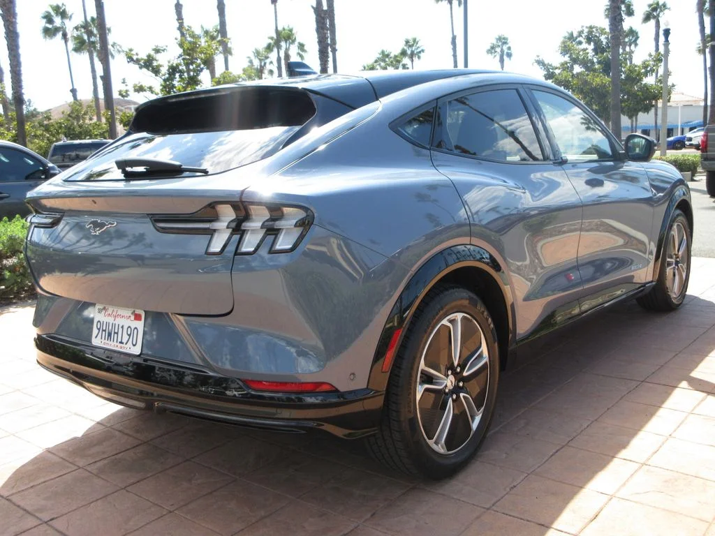 Certified Used 2023 Vapor Blue Ford Premium image 4