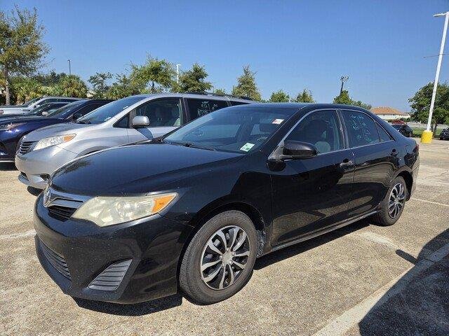 Used 2014 Attitude Black Metallic Toyota LE image 1