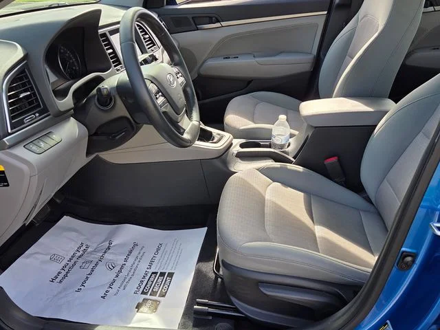 Used 2017 Blue Hyundai SE image 5