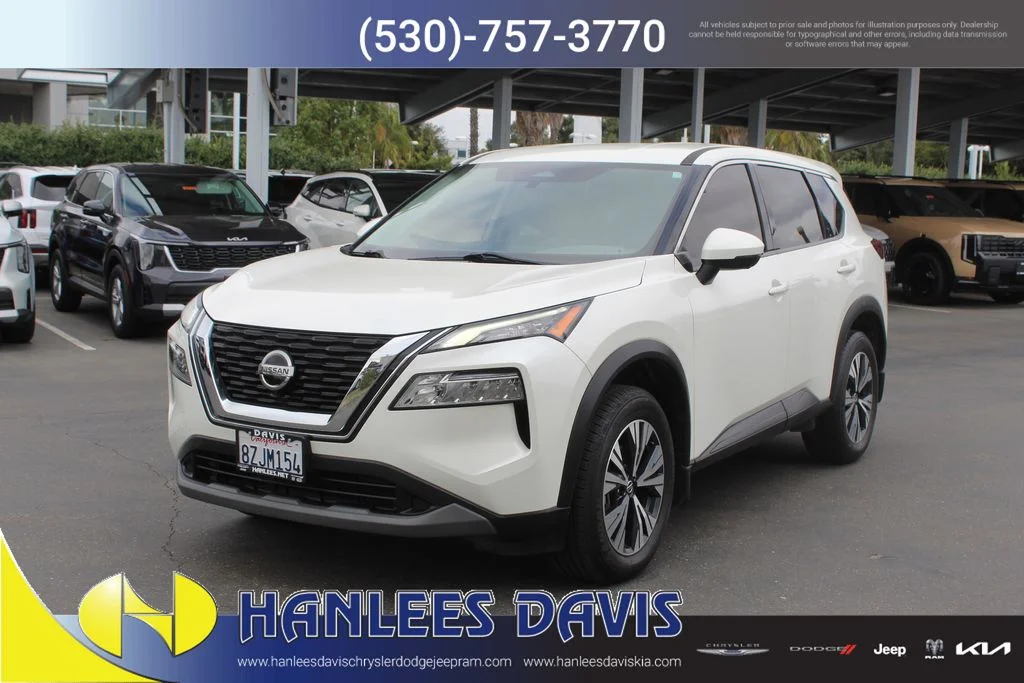 Used 2021 White Nissan SV image 3