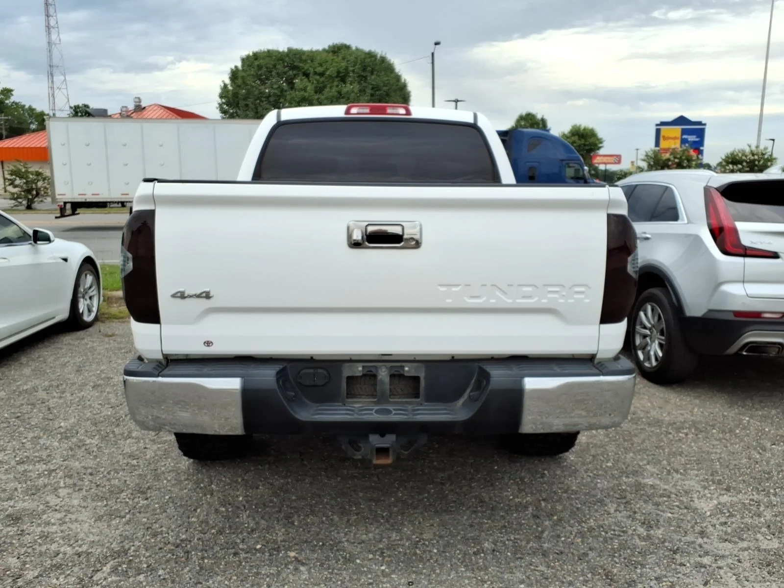 Used 2018 Super White Toyota SR5 image 5