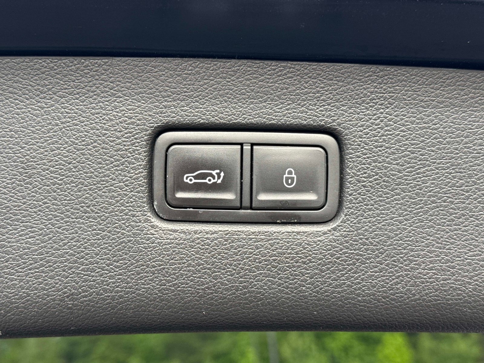 Used 2024 Capri Blue Genesis 2.5T image 13