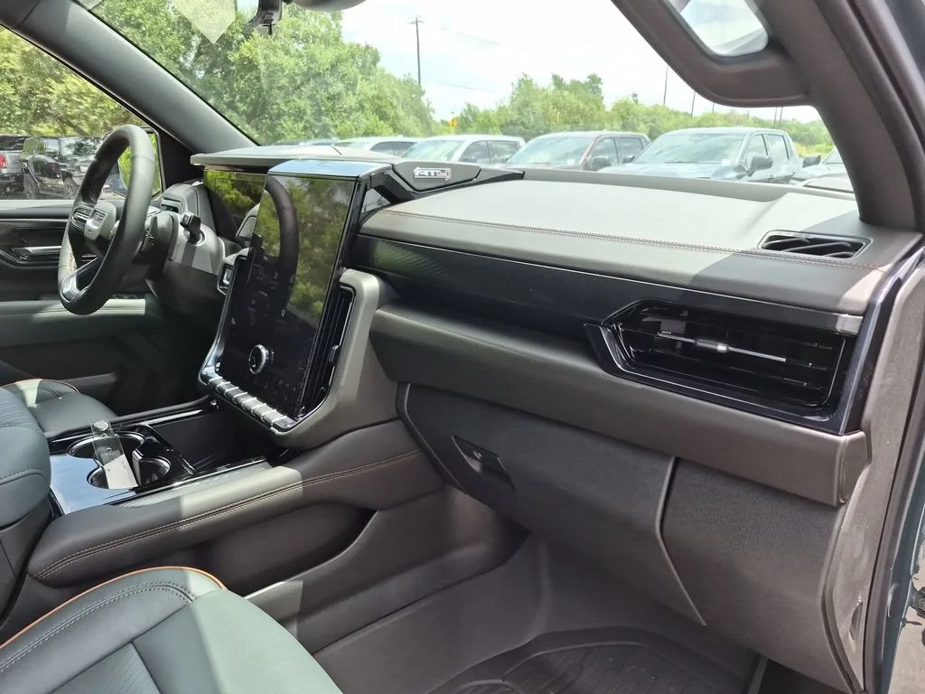 2026 GMC Yukon XL AT4 - Photo 45