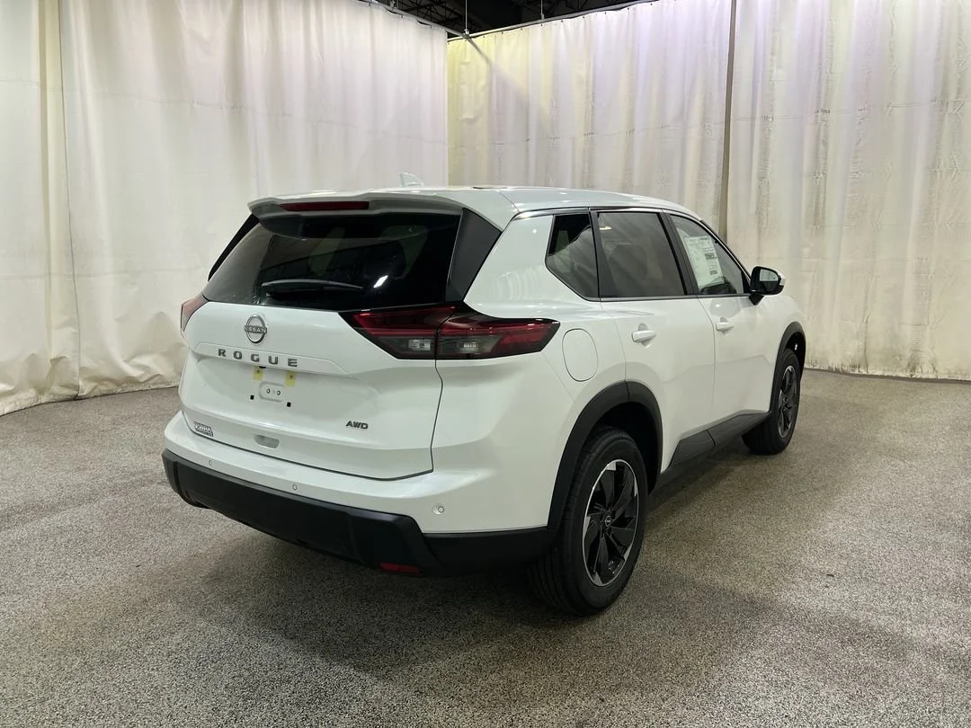 2026 Nissan Rogue SV - Photo 8