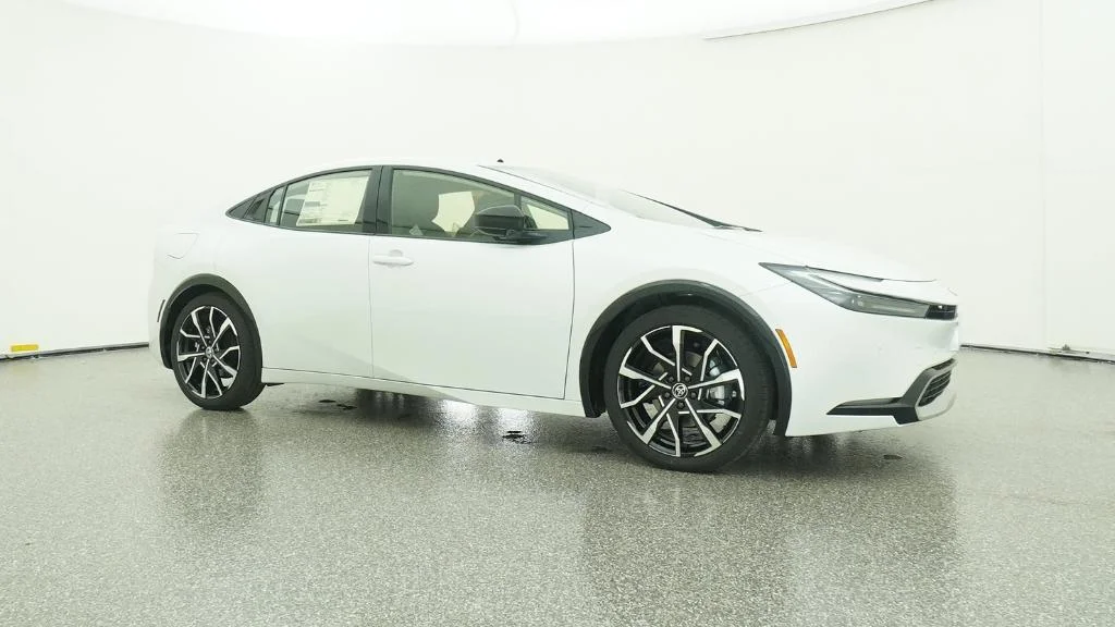 New 2026 Wind Chill Pearl Toyota XSE image 23