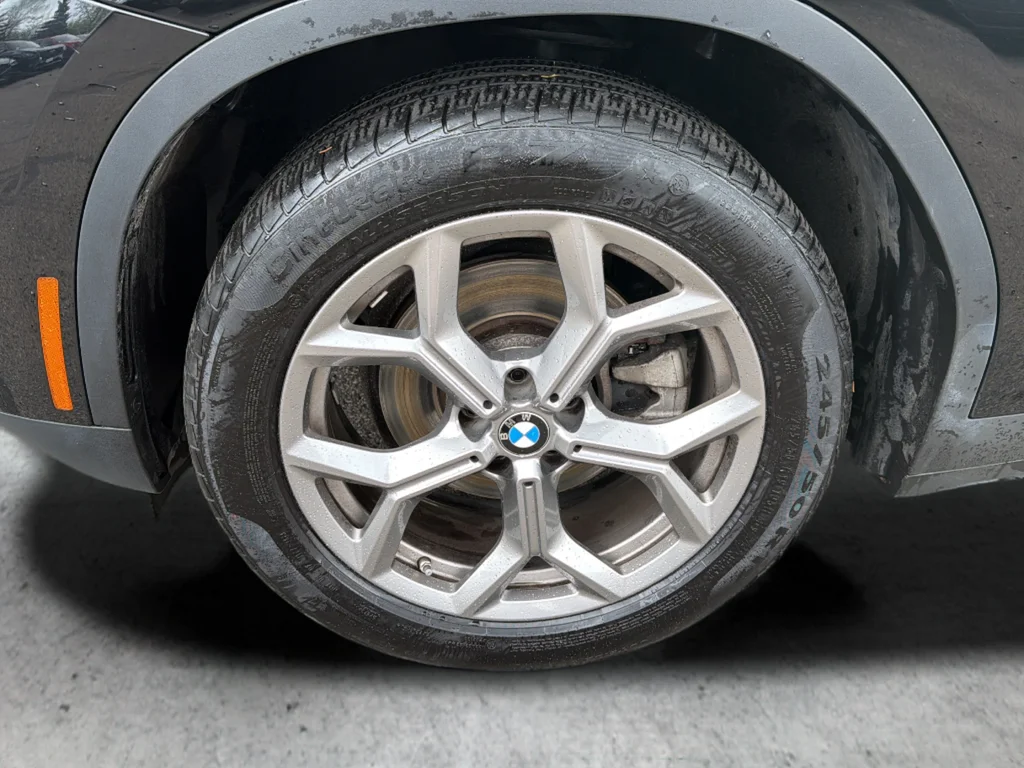 Used 2023 White BMW xDrive30i image 21