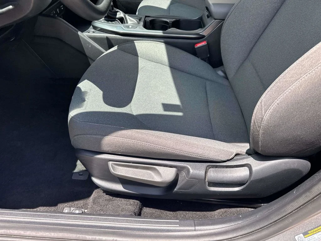 2025 Kia K4 LXS - Photo 31