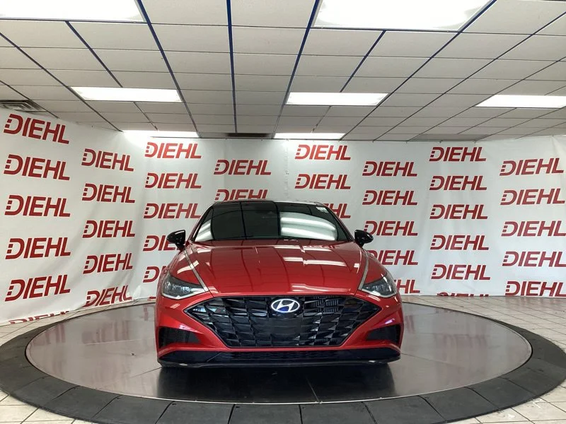 Used 2021 Red Hyundai SEL Plus image 2