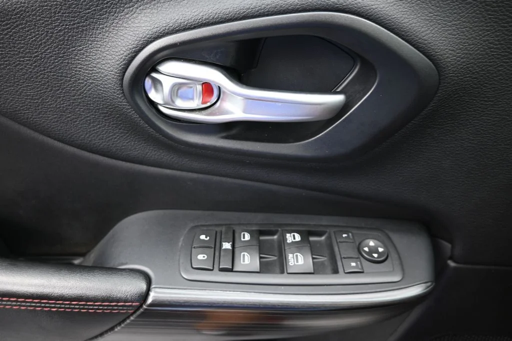 Used 2016 Deep Cherry Red Crystal Pearlcoat Jeep Trailhawk image 17