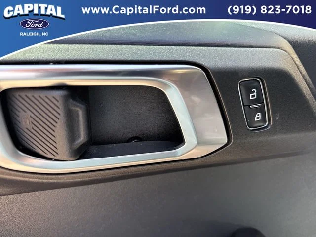 Used 2025 Beige Ford Badlands image 21