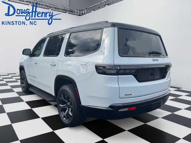 New 2026 Bright White Clear-Coat Exterior Paint Jeep Upland image 3