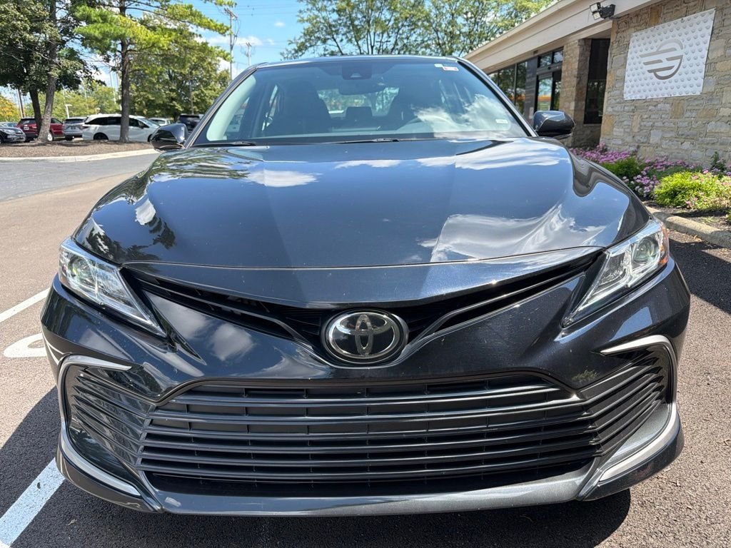 Used 2021 Midnight Black Metallic Toyota LE image 3