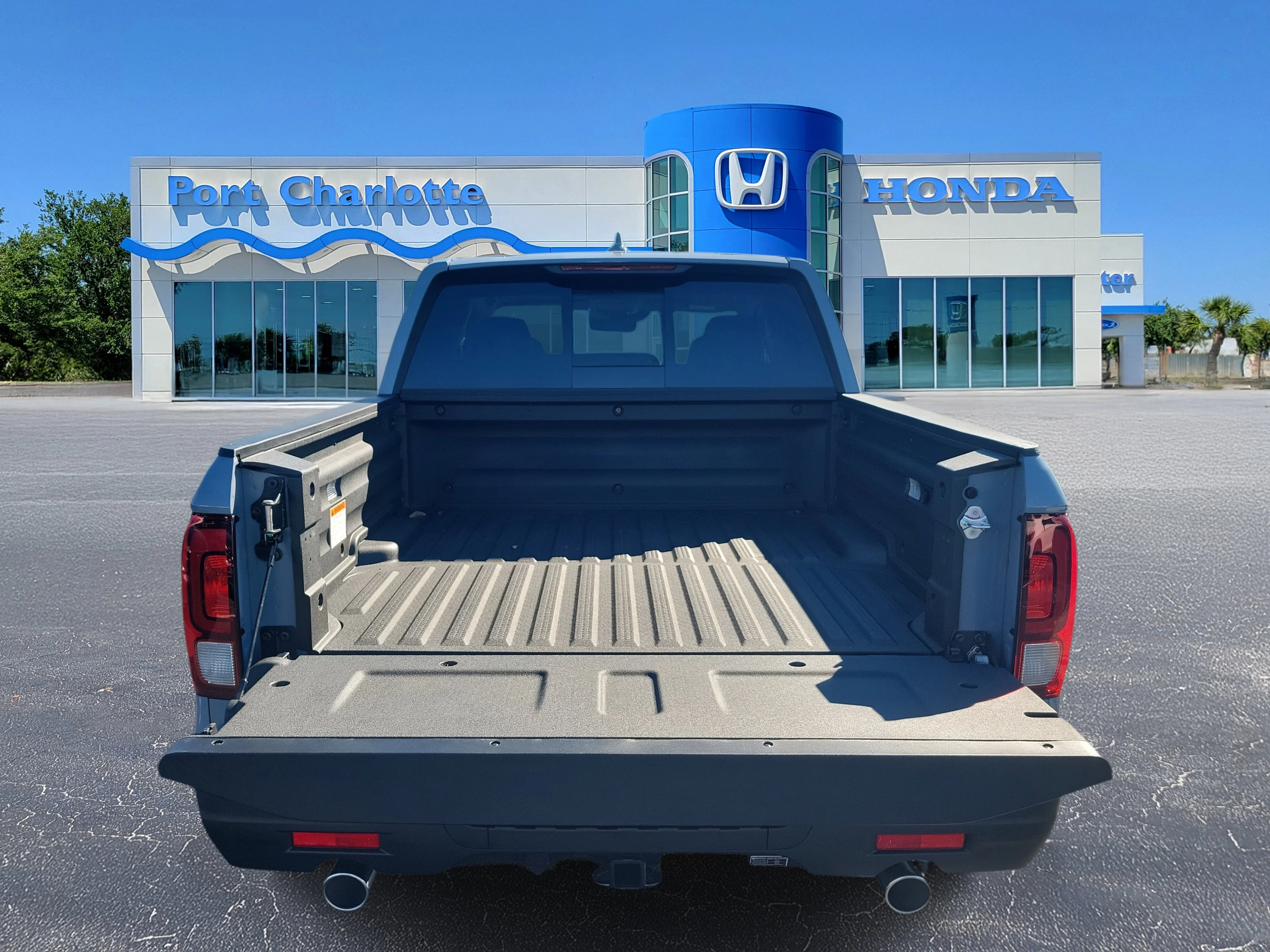 New 2026 Sonic Gray Pearl Honda RTL image 3