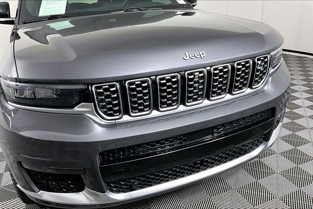 Used 2023 Gray Jeep Summit image 30