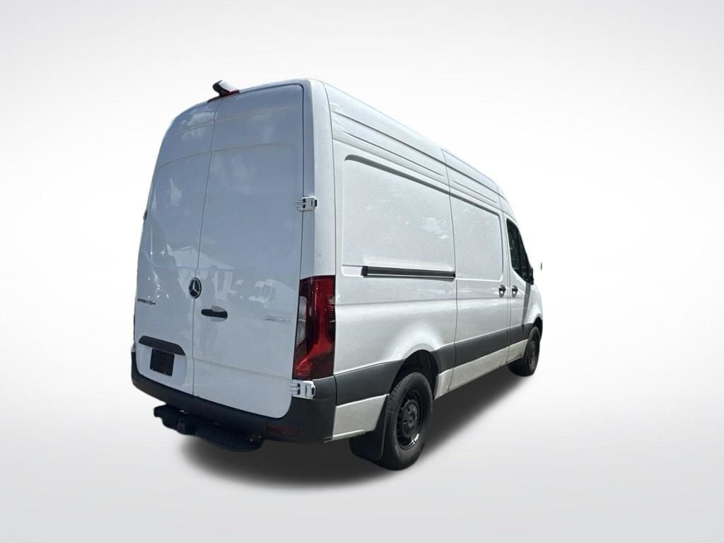 Used 2025 White Mercedes-Benz Cargo 144 WB image 5