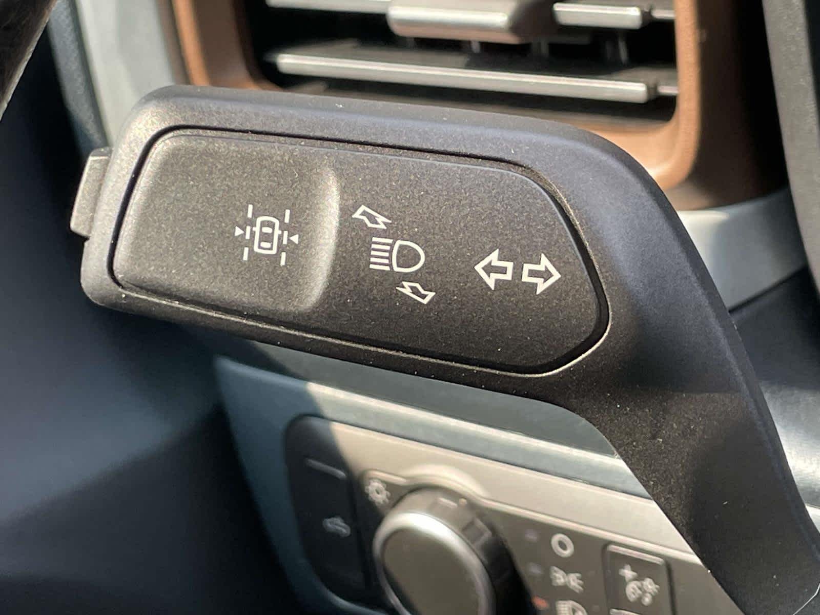 Used 2022 Cactus Gray Ford Lariat image 40