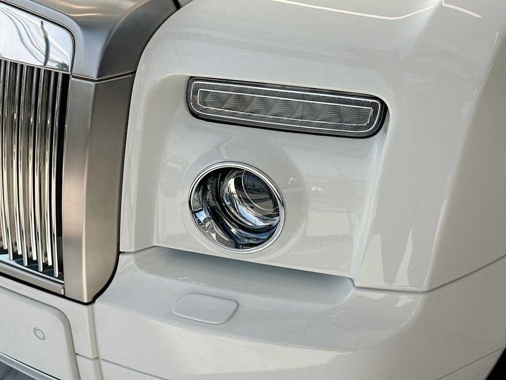 Used 2009 English White Rolls-Royce Base image 28