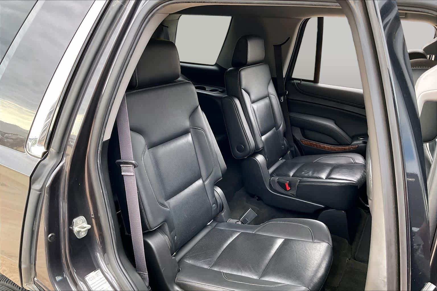 Used 2017 TUNGSTEN METALLIC Chevrolet Premier image 17