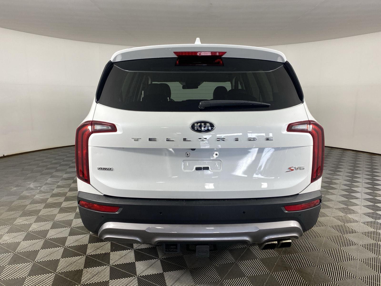 Used 2020 Snow White Pearl Kia  image 6