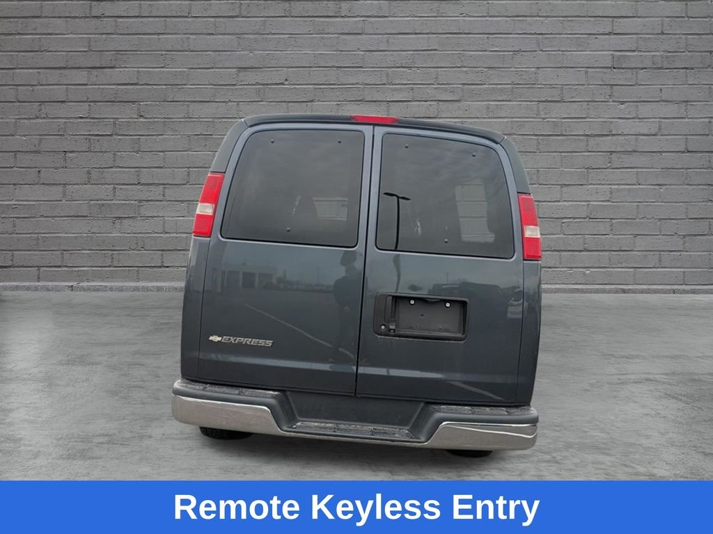 Used 2017 Gray Chevrolet LT image 8