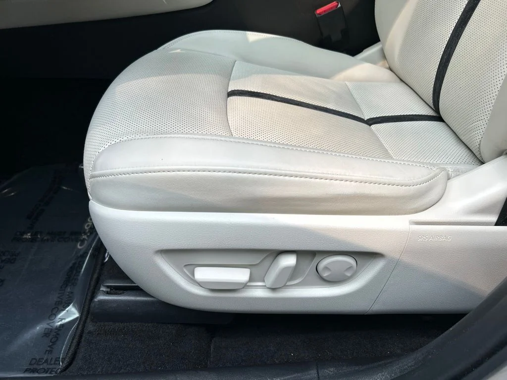 Used 2024 Tan Mazda 3.3 Turbo S Premium Plus image 16