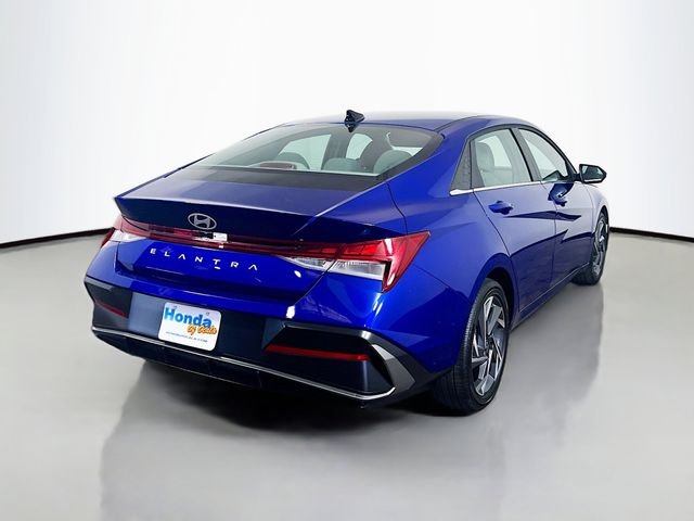 2025 Hyundai Elantra SEL - Photo 17