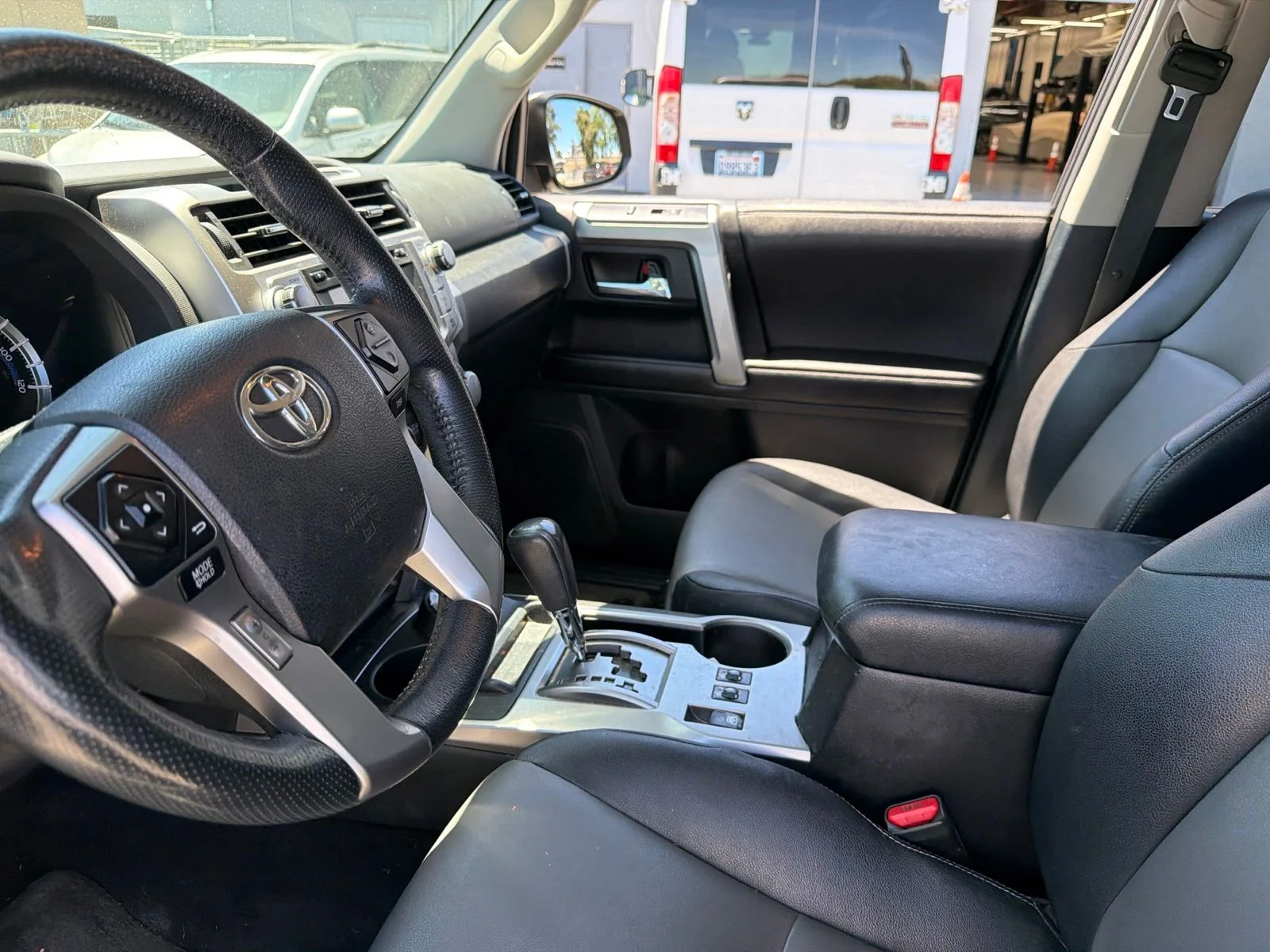 Used 2015 Magnetic Gray Metallic Toyota SR5 Premium image 5