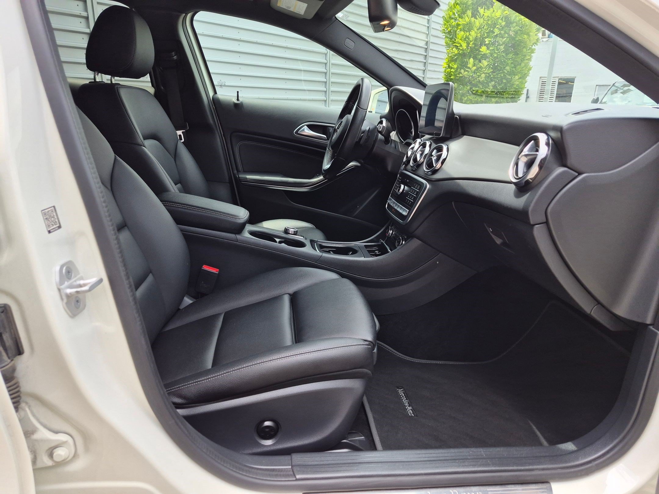 Used 2018 Cirrus White Mercedes-Benz GLA 250 image 29