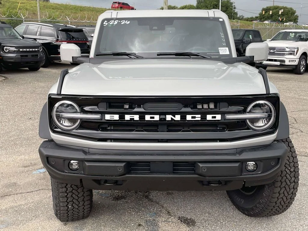 New 2026 White Ford Outer Banks image 8