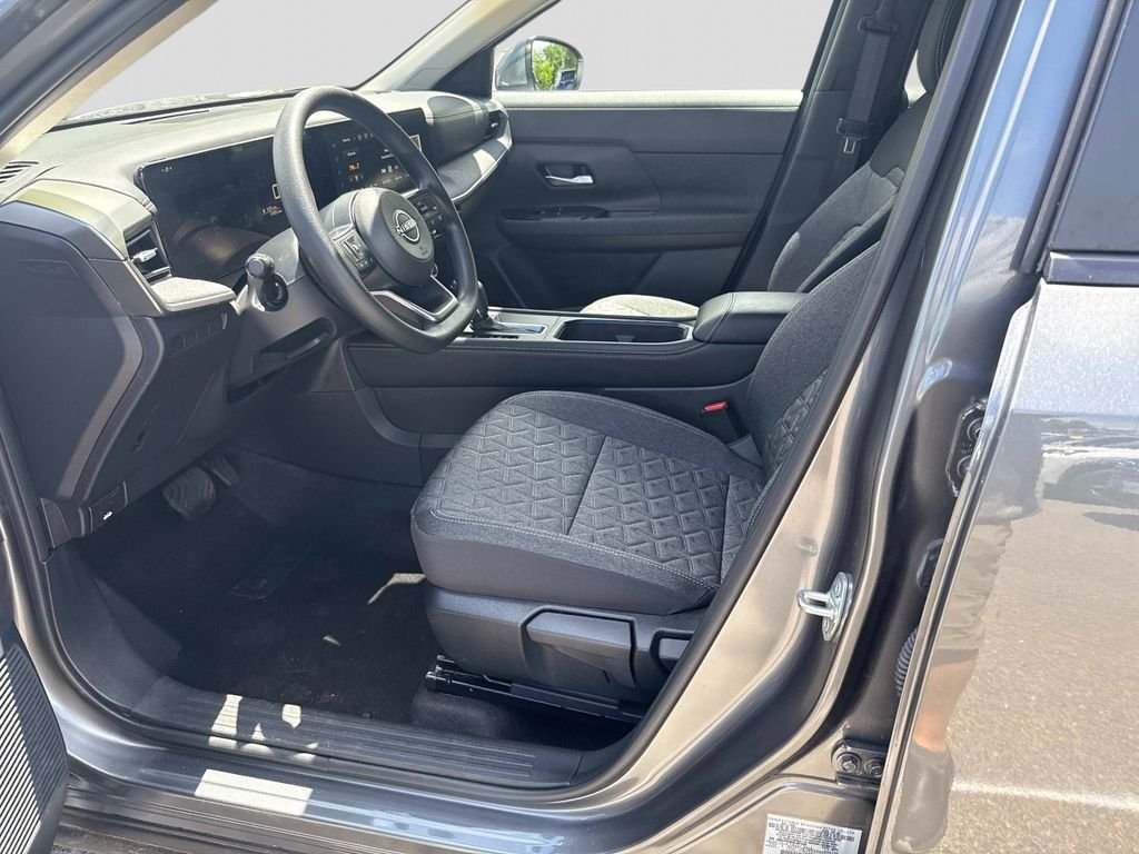 Used 2025 Gray Nissan SV image 18