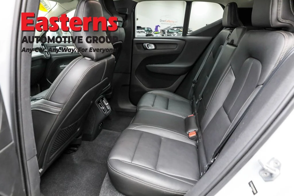 Used 2021 Silver Volvo Momentum image 20