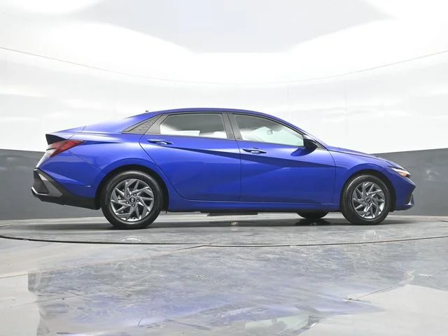 Used 2024 Blue Hyundai SEL image 25
