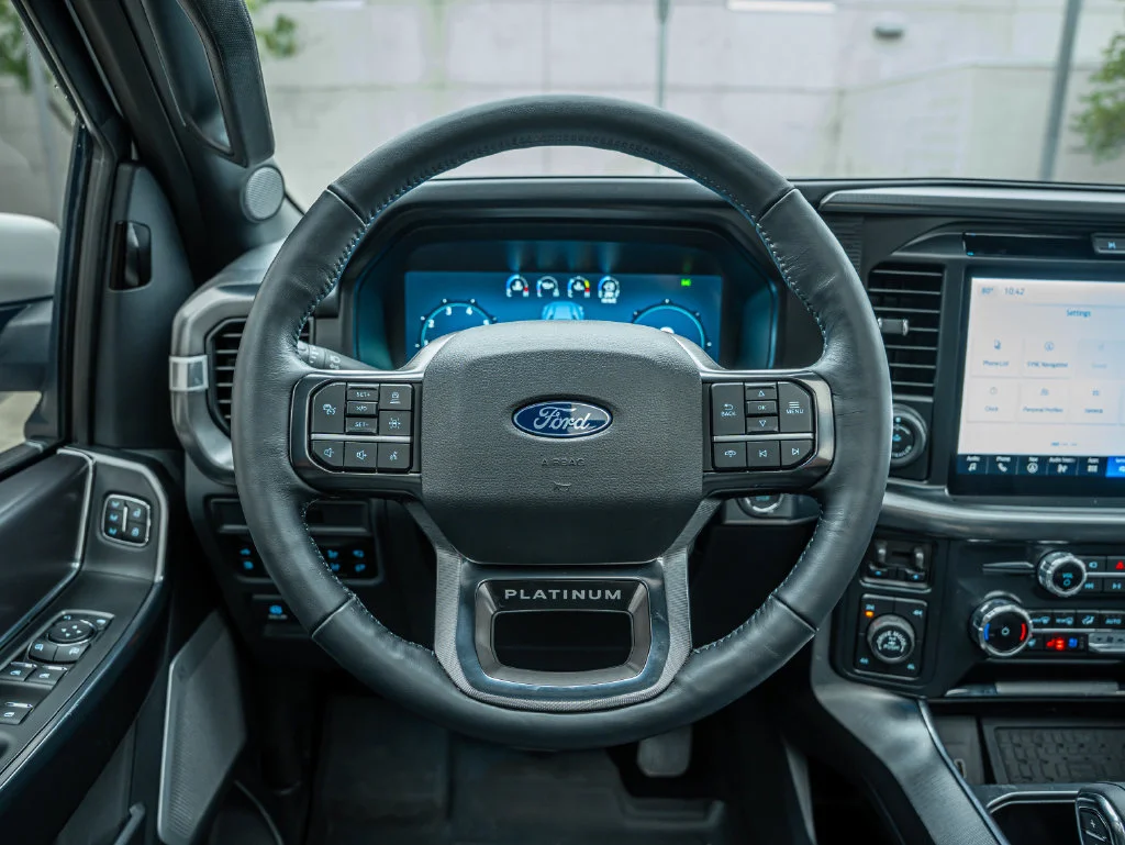 Used 2025 White Metallic Ford Platinum image 23
