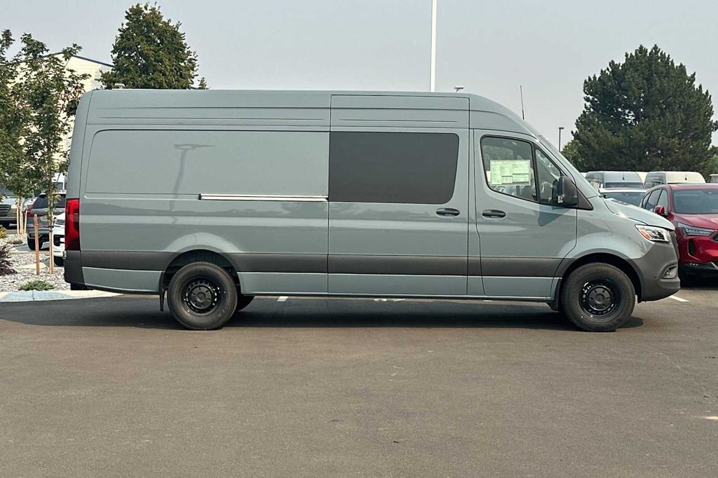 Used 2024 Blue Mercedes-Benz Cargo 170 WB image 6