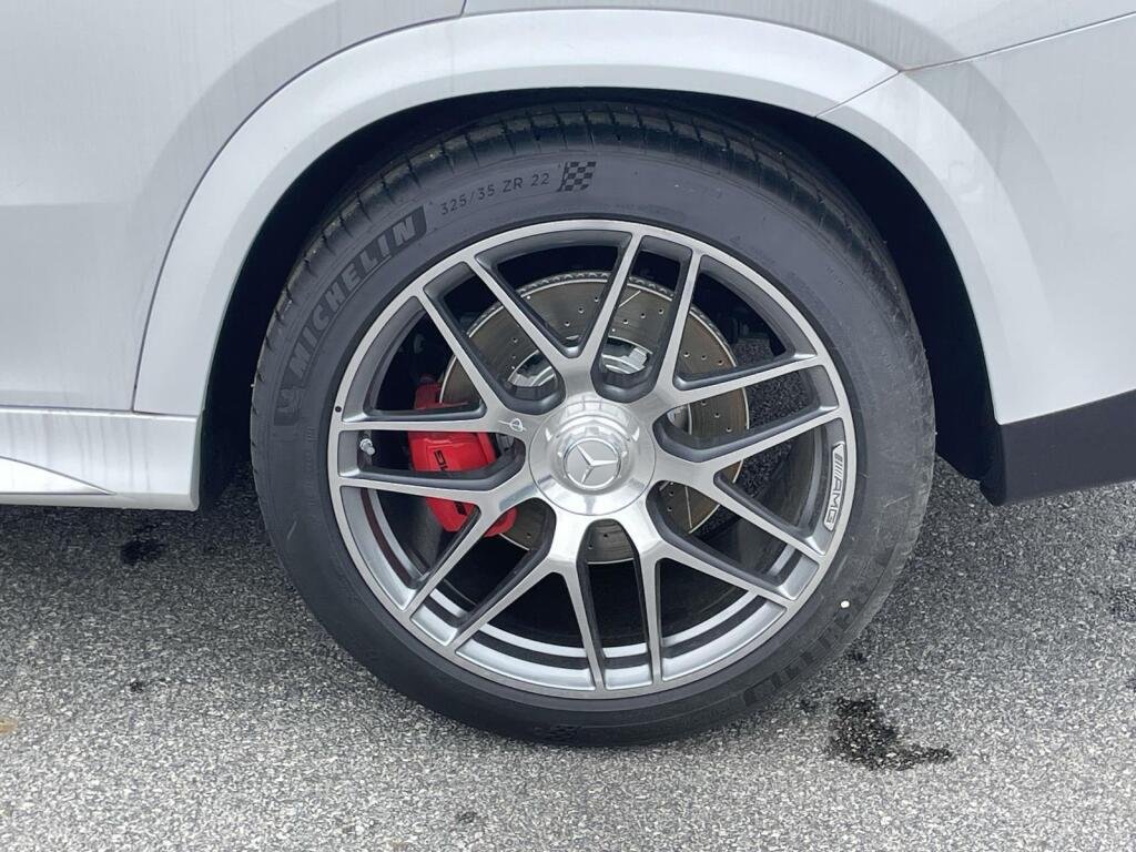 New 2026 MANUFAKTUR Moonlight White Metallic Mercedes-Benz AMG® GLE 63 S image 17