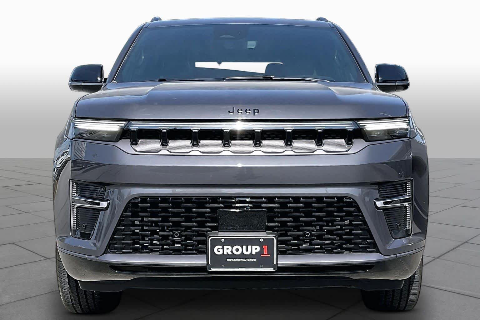 New 2026 Baltic-Gray Metallic Clear-Coat Exterior Paint Jeep Limited Altitude image 3