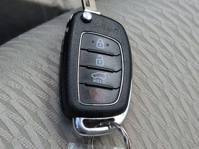 Used 2017 Red Hyundai 2.4 Base image 26