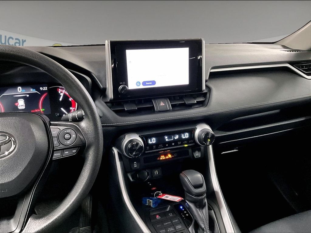 Used 2025  Toyota XLE image 18