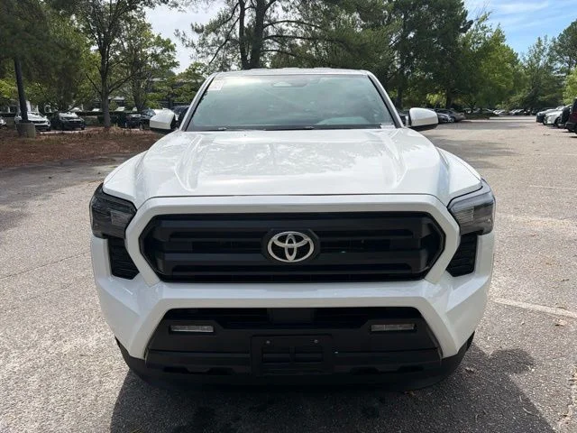 Used 2025 White Toyota SR5 image 8