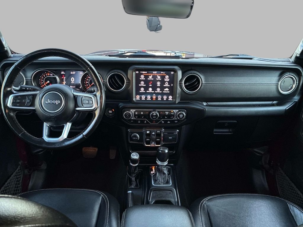 Used 2021  Jeep Overland image 17