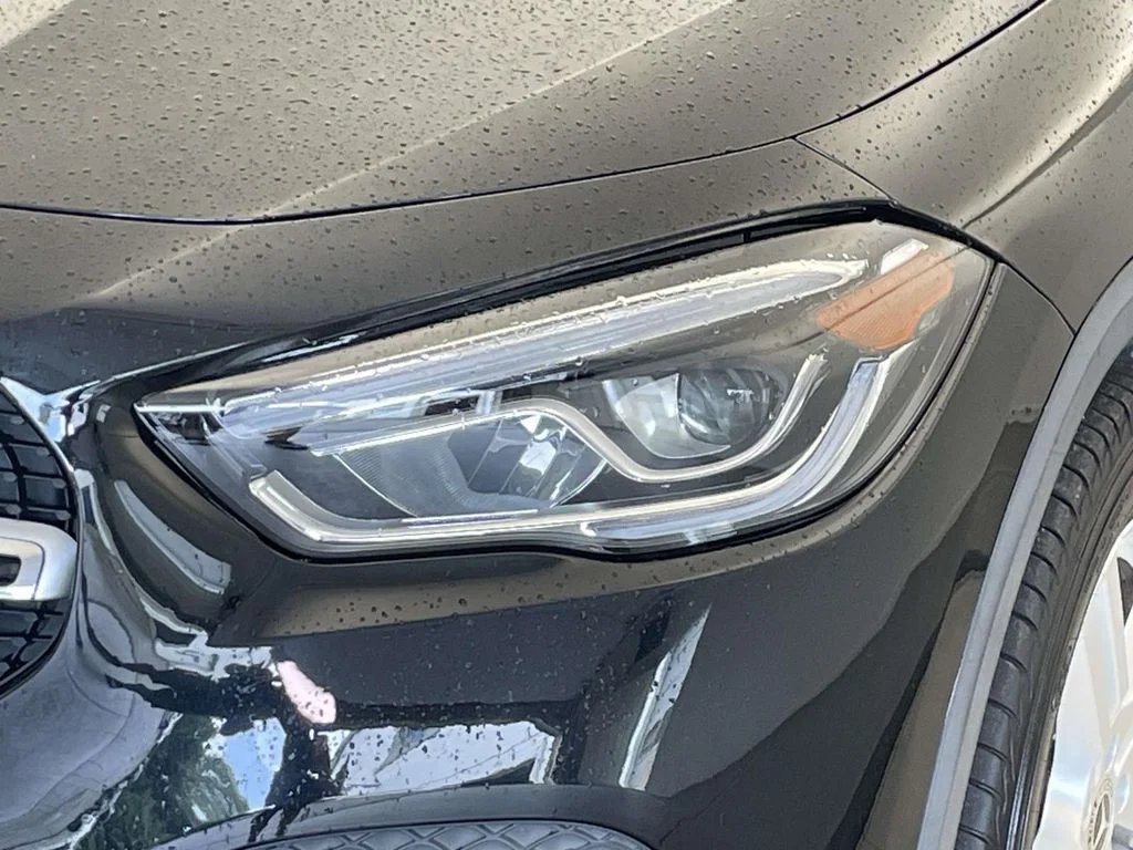 Used 2021 White Mercedes-Benz GLA 250 image 9