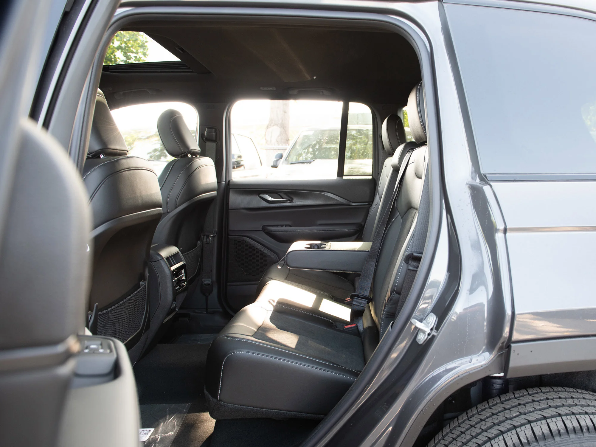 New 2025 Grey Jeep Altitude* 4x4, Sunroof, Remote Start, Heated Leather image 12